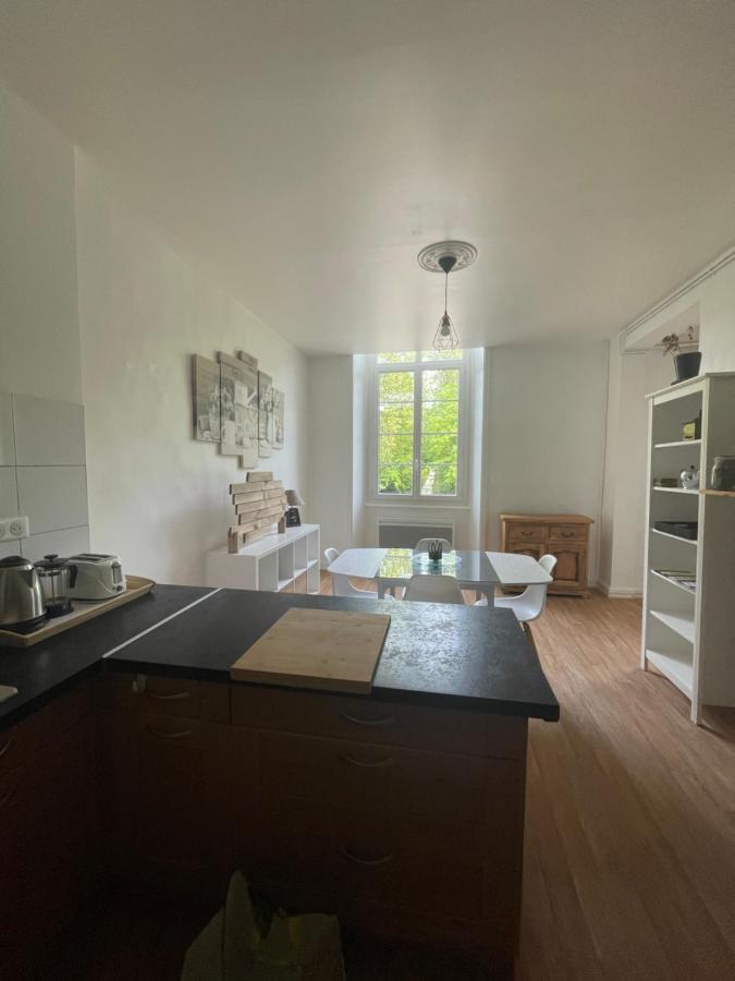 Le Chateau Emile Loubet - Appartement Entier La Bégude-de-Mazenc Buitenkant foto